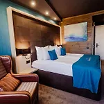 Grande Vista & 5*