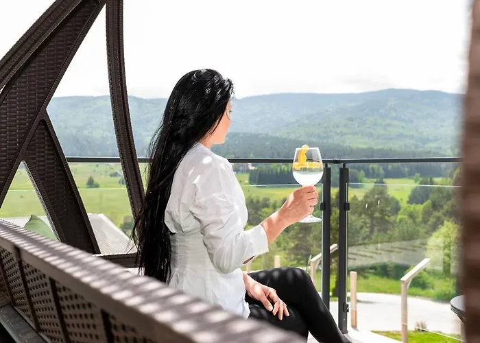 Grande Vista & تسيغوف تشارك